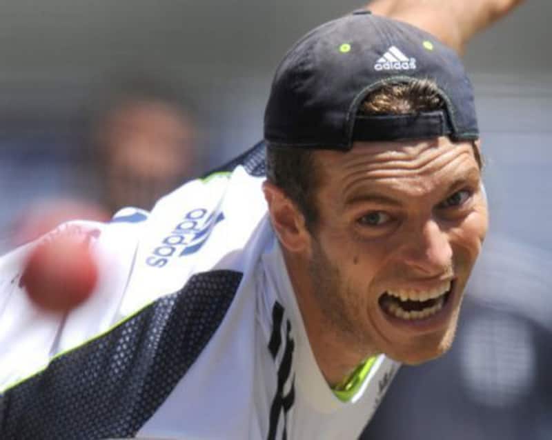 England ask for Chris Tremlett as Broad's replacement