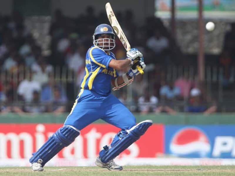 Dilshan falls after scoring 50, Sri Lanka assume control