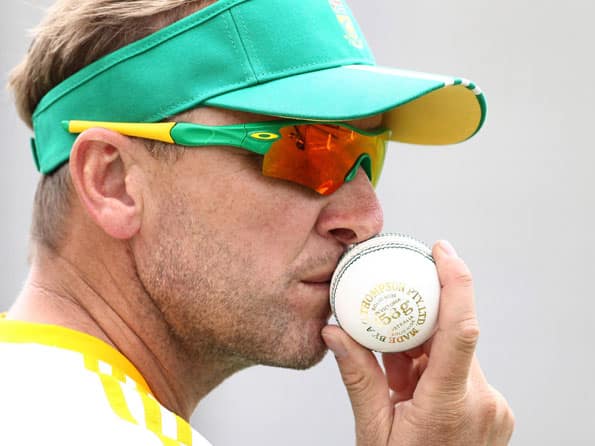 Allan Donald busy studying video material on Sri Lanka cricketers 