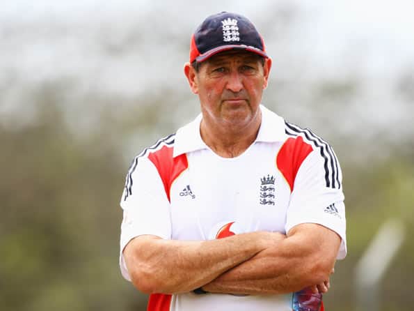 Graham Gooch urges England to fight for draw in first Test against South Africa Graham Gooch urges England to fight for draw in first Test against South Africa