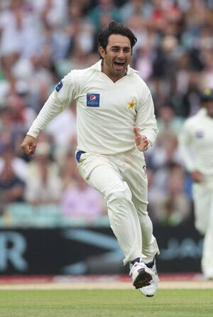 Pakistan bowlers work hard before rain play spoilsport Pakistan bowlers work hard before rain play spoilsport