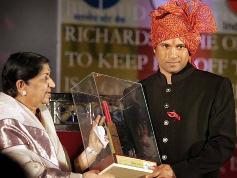 Fiction: Lata Mangeshkar addresses media on her birthday alongside Tendulkar!
