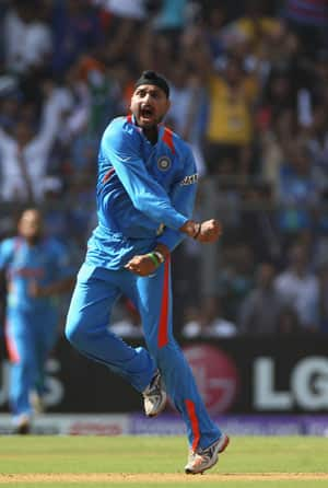 Harbhajan slaps legal notice on UB group