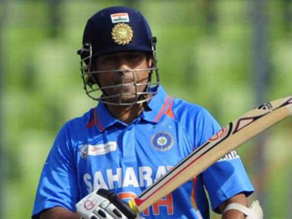 Pakistan cricket fraternity showers praise on Sachin Tendulkar Pakistan cricket fraternity showers praise on Sachin Tendulkar