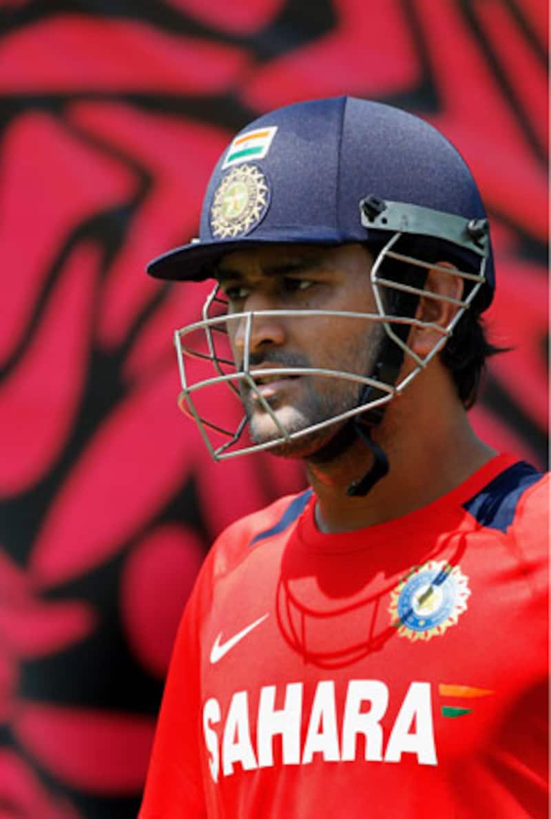 No food provided in hotel, says Dhoni