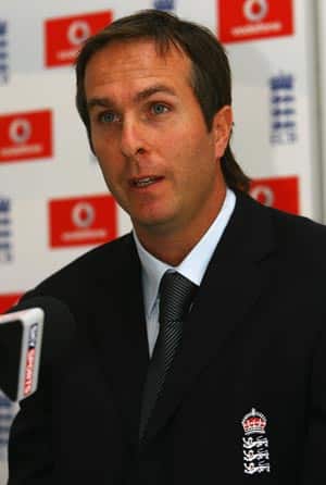 Vaughan lauds Dhoni's decision and calls Bell dozy Vaughan lauds Dhoni's decision and calls Bell dozy