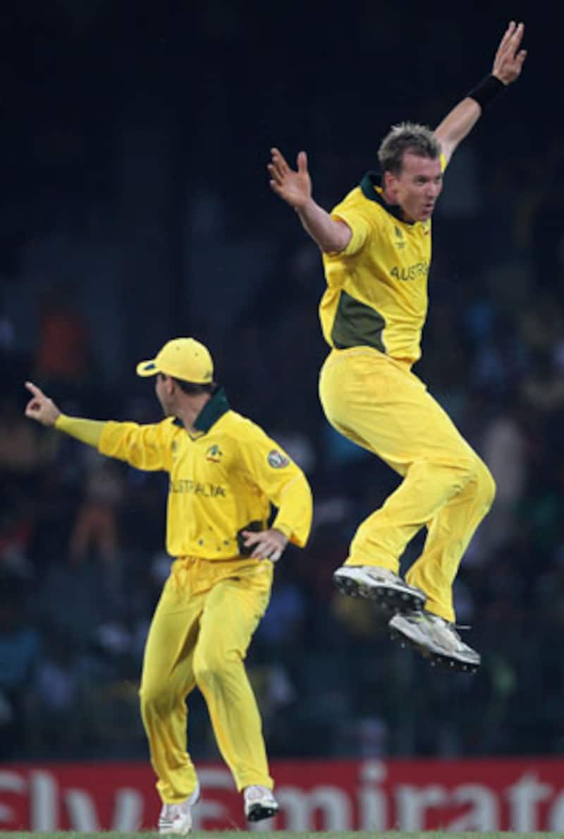 Lee's quick double brings Australia back into the game