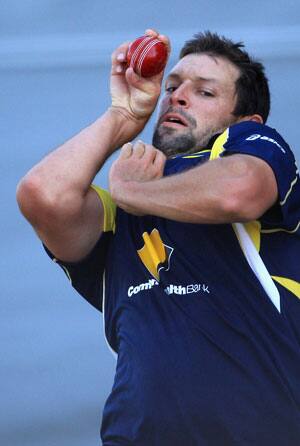 Ben Hilfenhaus replaces injured Brett Lee for tri-series