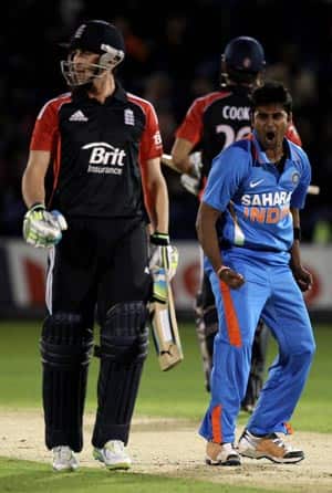Vinay Kumar proves critics wrong; torments England batsmen