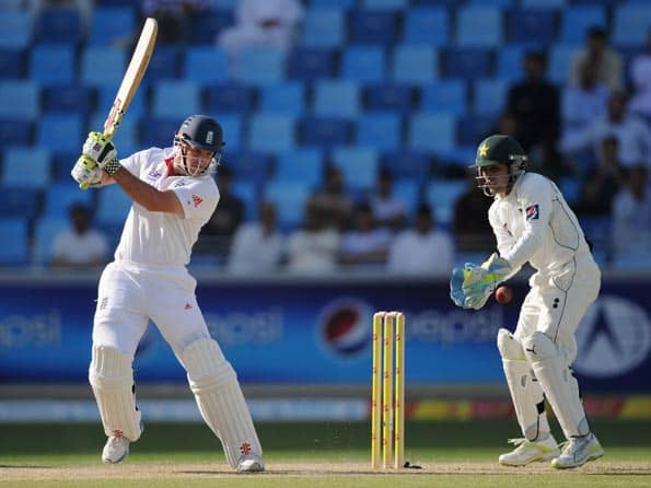 England hold slight edge over Pakistan on day one of third Test England hold slight edge over Pakistan on day one of third Test