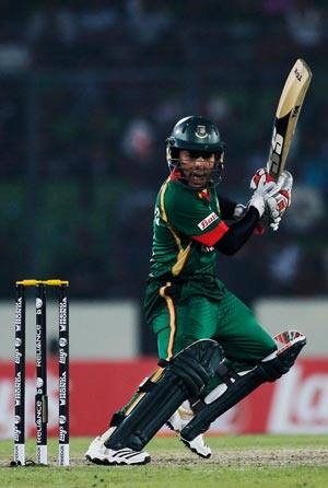 Rahim rallies Bangladesh with unbeaten 81