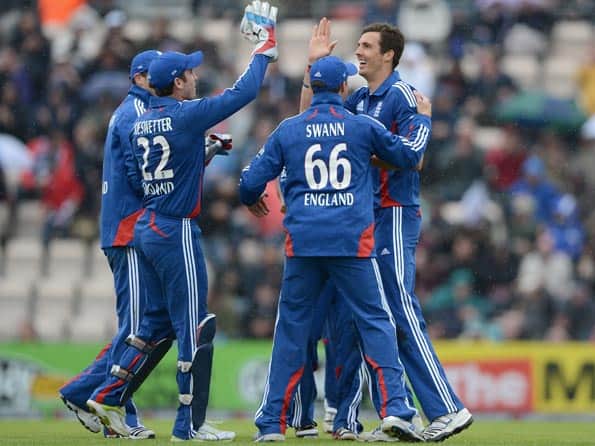 England win toss, elect to bowl in second ODI England win toss, elect to bowl in second ODI