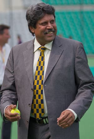 Kapil, Azhar back govt to bring BCCI under control Kapil, Azhar back govt to bring BCCI under control