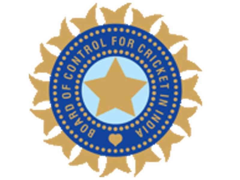 Former players praise BCCI's decision on IPL 2012 spot-fixing row