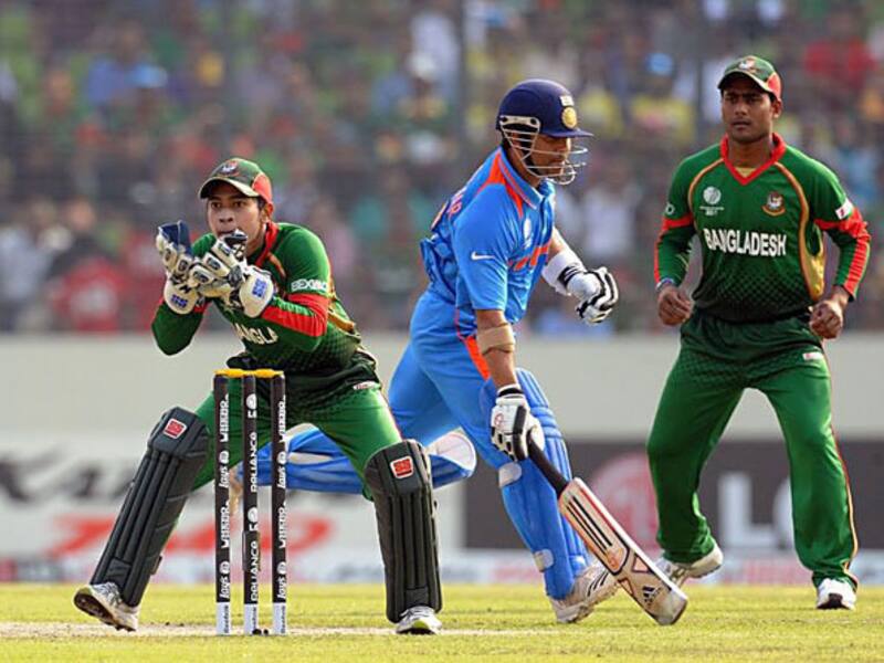 Miandad asks youth to idolize Sachin Tendulkar 