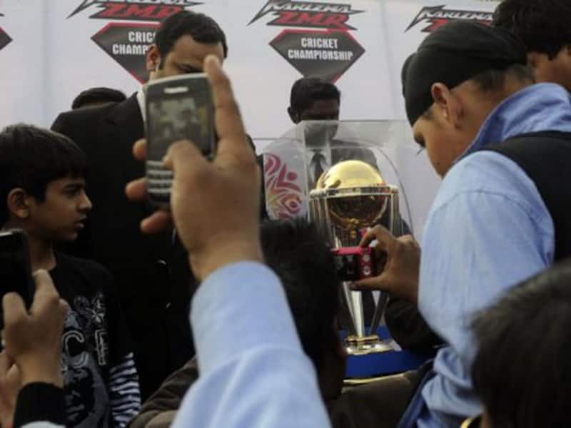 World Cup hopefuls, organisers on tightrope 