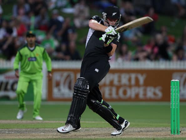 Guptill slams century as New Zealand pip Ireland 