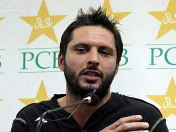 Seniors must shoulder responsibility: Afridi Seniors must shoulder responsibility: Afridi