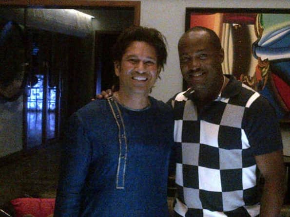 Sachin Tendulkar gets a surprise visit from Brian Lara Sachin Tendulkar gets a surprise visit from Brian Lara