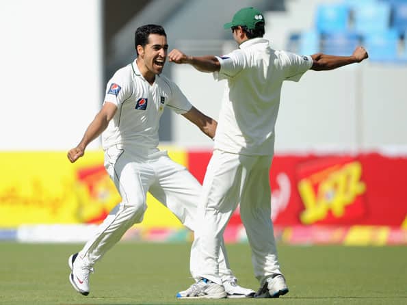 England struggle as Pakistan sniff victory