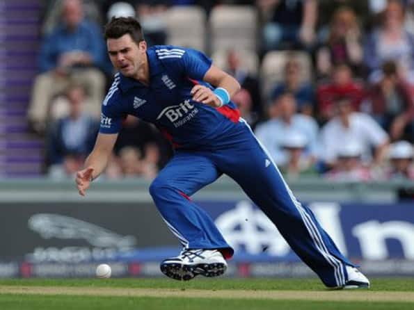 James Anderson signs new contract with Lancashire James Anderson signs new contract with Lancashire
