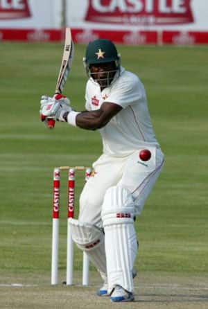 Sibanda leads strong Zimbabwe reply after New Zealand post 426