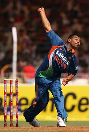Mithun to replace injured Praveen for first three ODIs Mithun to replace injured Praveen for first three ODIs