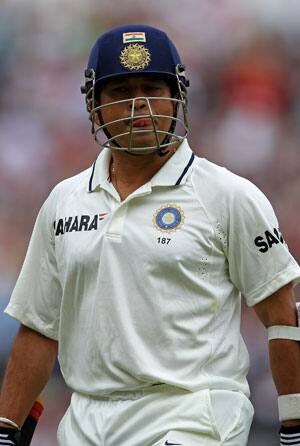 Tendulkar needs to be saved from the suffocating 'Sachin mania'