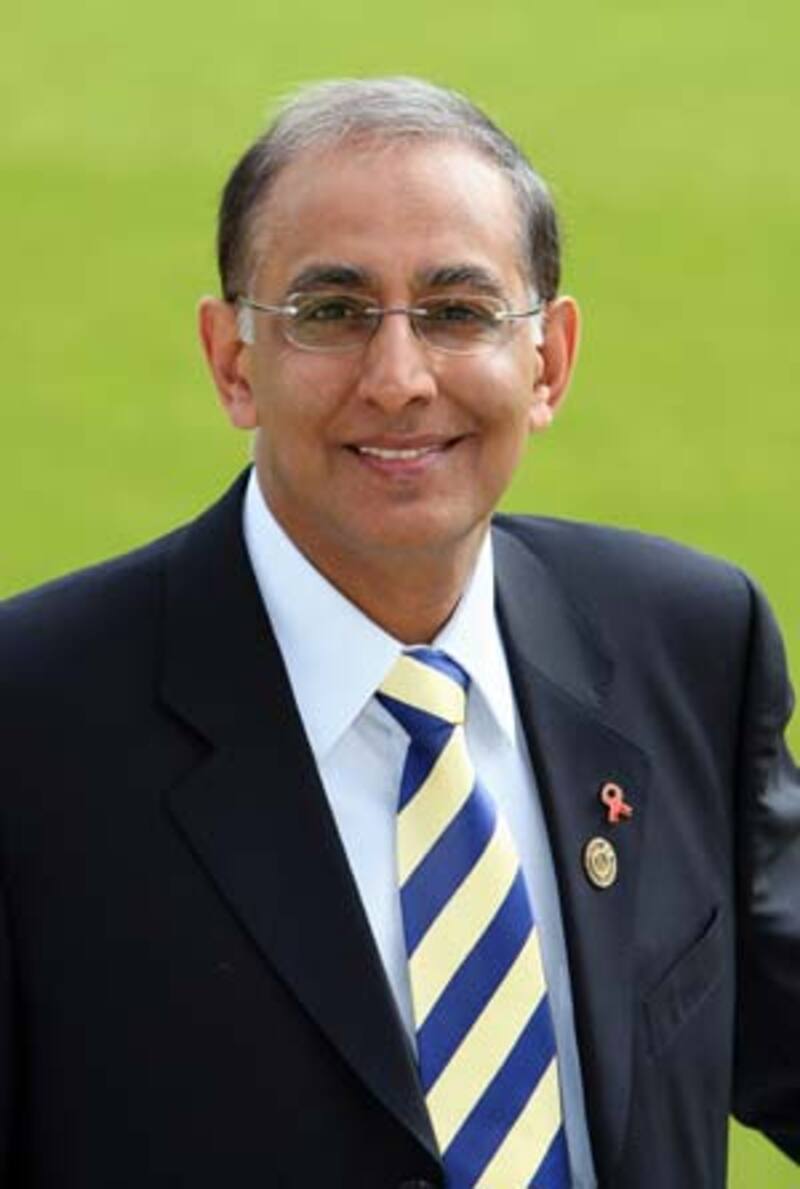 Lorgat apologises for Bangalore ticket fiasco