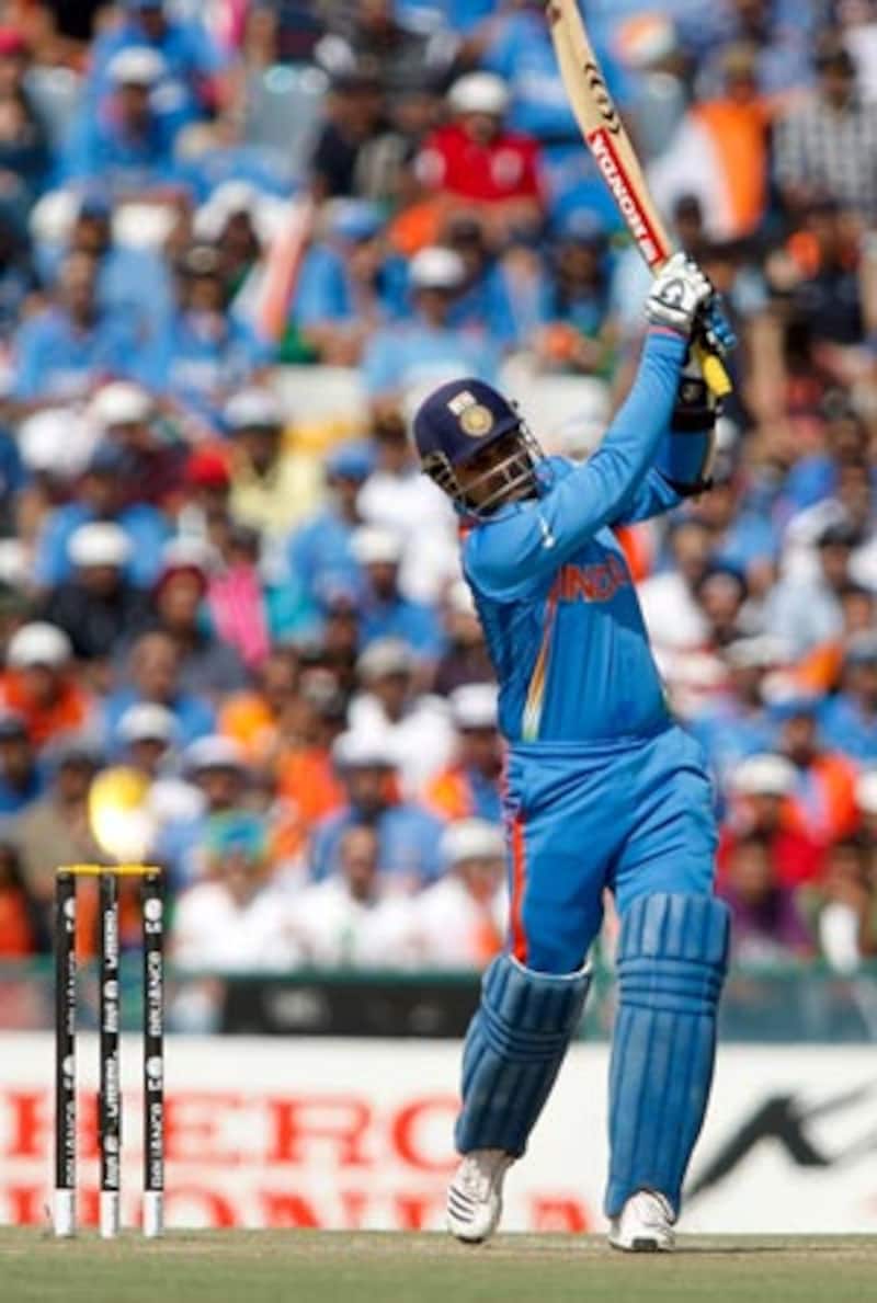Sehwag completes 1000 ODI runs against Pakistan 