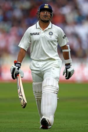 Tendulkar misses milestone, leaves Kotla crowd dejected Tendulkar misses milestone, leaves Kotla crowd dejected