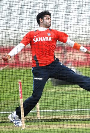 Gambhir out, Sreesanth in as India bowl at Trent Bridge Gambhir out, Sreesanth in as India bowl at Trent Bridge