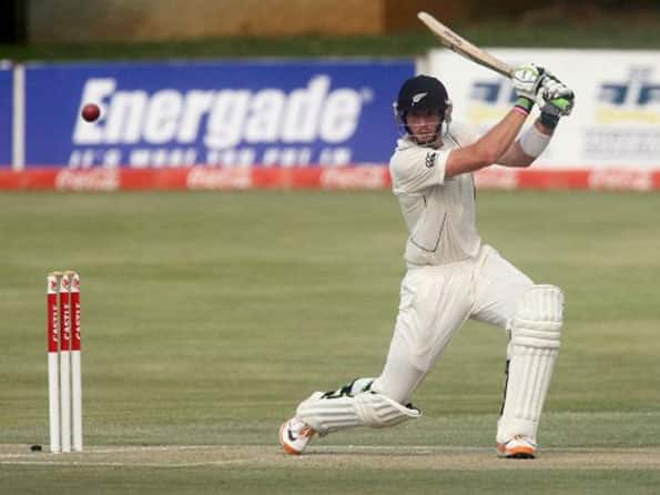 Zimbabwe restrict New Zealand scoring as Guptill falls in first session Zimbabwe restrict New Zealand scoring as Guptill falls in first session