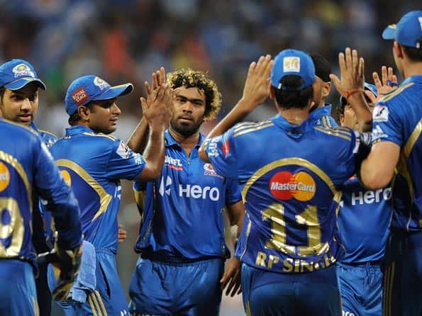 Listless Deccan Chargers limp to 100 against Mumbai Indians