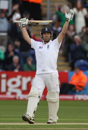 Trott's double ton gives England the lead Trott's double ton gives England the lead