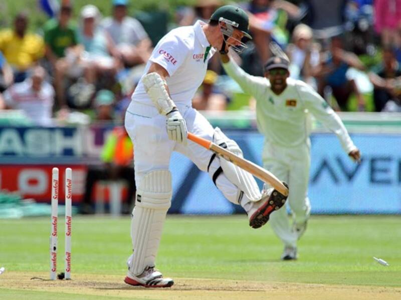 Prasad's double strike gives Sri Lanka early success on day one