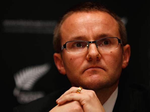 Mike Hesson to replace John Wright as New Zealand coach Mike Hesson to replace John Wright as New Zealand coach