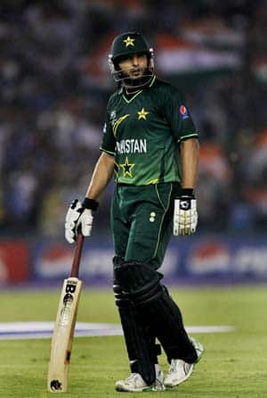 Hampshire drops Afridi after PCB revoked NOC