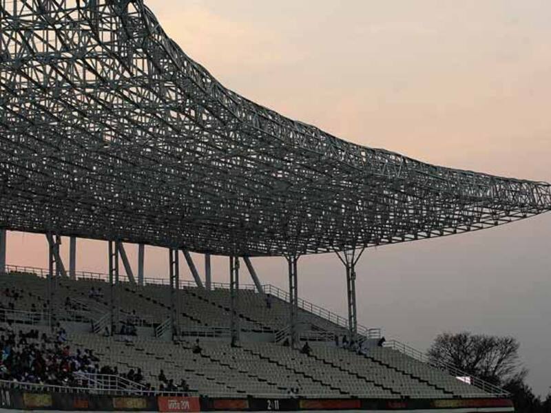  India-England final ODI clash sees moderate turnout