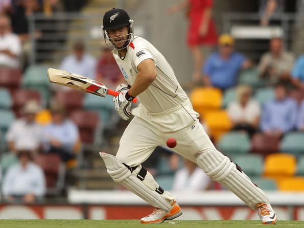 Australia lose Warner early after New Zealand post 295 Australia lose Warner early after New Zealand post 295