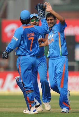 India, England squads arrive in Chandigarh for third ODI India, England squads arrive in Chandigarh for third ODI