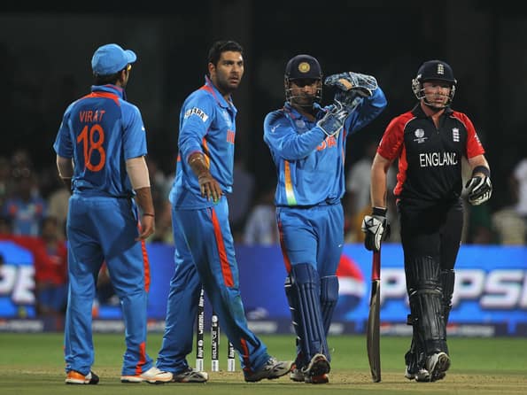 Flawed UDRS leaves Dhoni furious Flawed UDRS leaves Dhoni furious