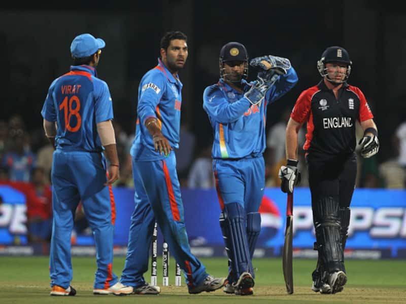 Flawed UDRS leaves Dhoni furious 
