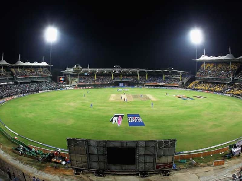 Crowds throng to watch CCL match at Chidambaram Stadium