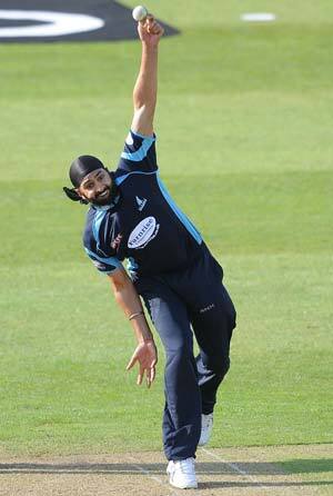 Monty Panesar may feature in Big Bash Monty Panesar may feature in Big Bash