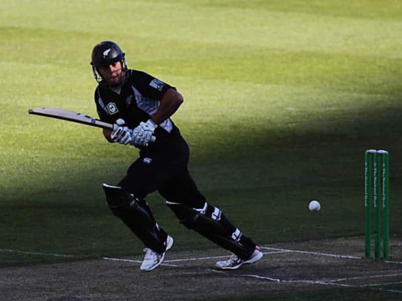 New Zealand opt to bowl first in Hamilton one-dayer