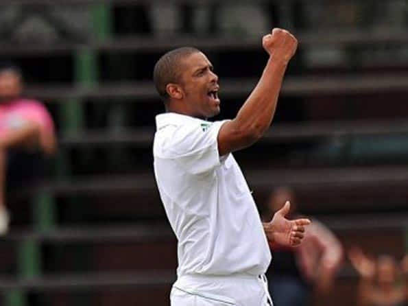 Vernon Philander's five-for bundles out Sri Lanka before tea