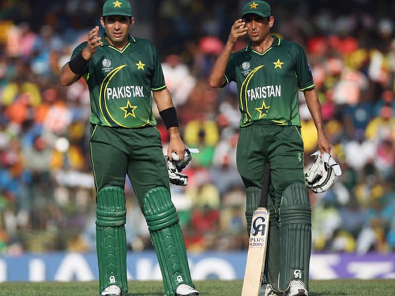 Misbah, Younis propel Pakistan to a challenging total of 277
