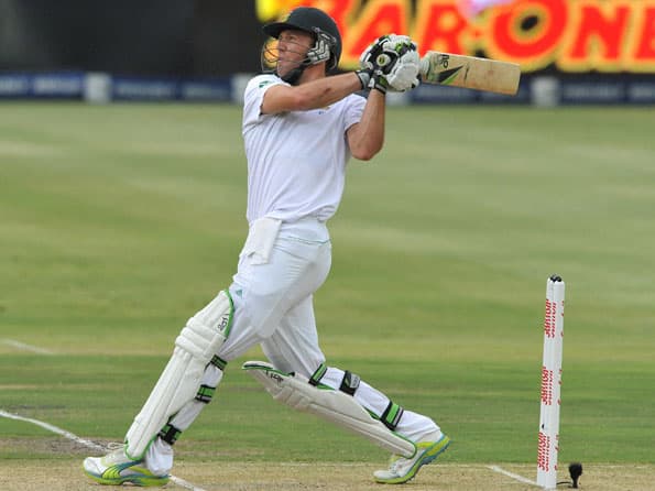 Australia restrict South Africa to 266 Australia restrict South Africa to 266