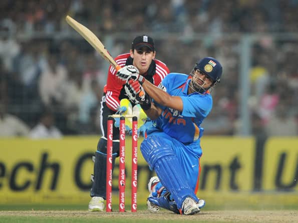 Clinical England restrict India to 120 at Kolkata Clinical England restrict India to 120 at Kolkata